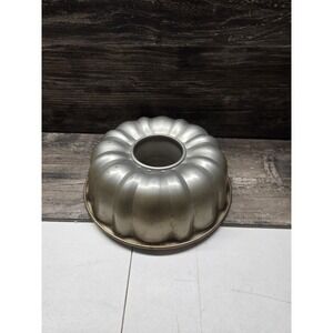 Vintage Heavy Aluminum Fluted Bundt Pan Nonstick Interior 10" Vtg Cake Bake